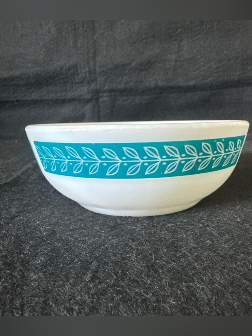 VTG PYREX Corning Laurel Leaf Teal Bowl w/ Little Joe Glassblower Stamp RARE